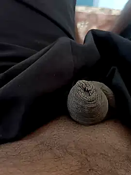 Snapshot of sat_1234 chatting on 12/19/24, 05:18 sat 1234 online show from 12/19/24, 05:18