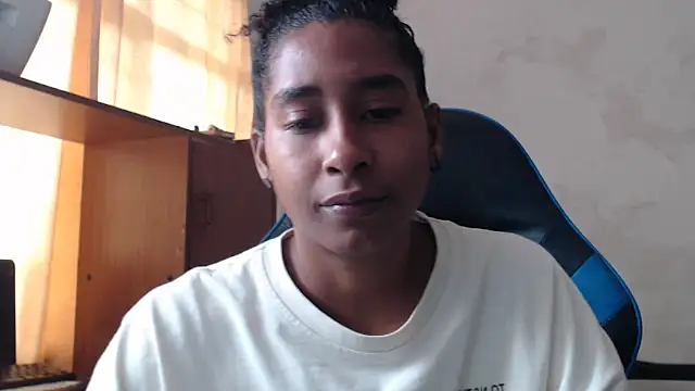 yohatinelly07 online show from 11/17/25, 02:34