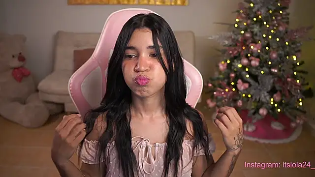 Snapshot of its_lola24 chatting on 12/17/24, 11:16 its lola24 online show from 12/17/24, 11:16