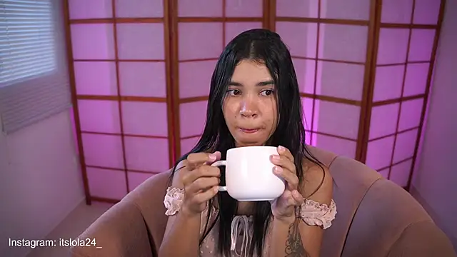 Snapshot of its_lola24 chatting on 01/08/25, 11:32 its lola24 online show from 01/08/25, 11:32