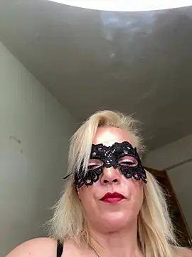 Snapshot of Olgundolgun33 chatting on 02/15/26, 06:04 Olgundolgun33 online show from 02/15/26, 06:04