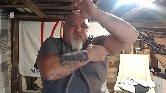 Newfiesausage1972 online show from 02/24/26, 09:40