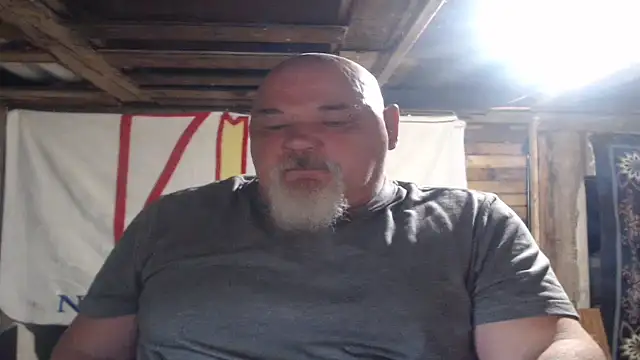 Newfiesausage1972 online show from 04/18/26, 09:57