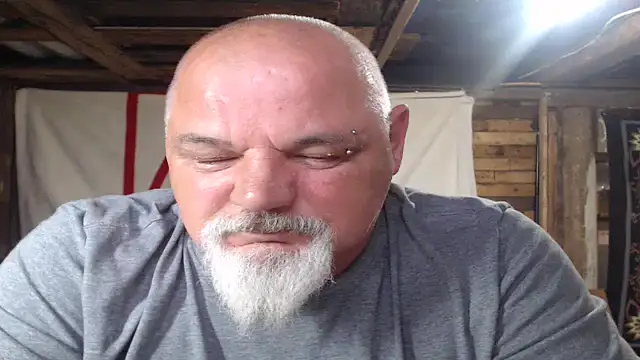 Snapshot of Newfiesausage1972 chatting on 06/14/26, 09:06 Newfiesausage1972 online show from 06/14/26, 09:06