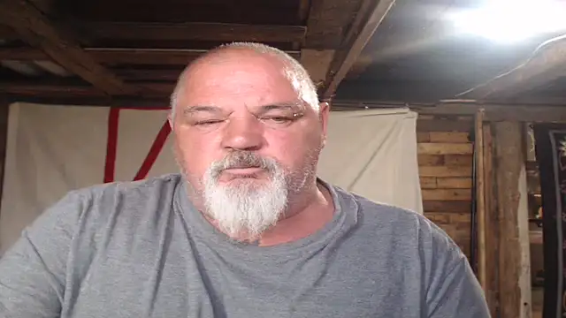 Snapshot of Newfiesausage1972 chatting on 06/26/26, 11:25 Newfiesausage1972 online show from 06/26/26, 11:25