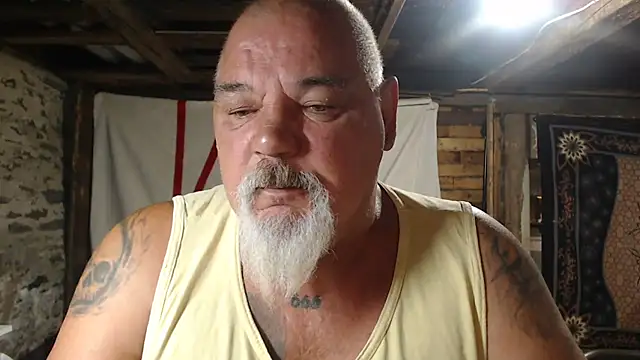 Snapshot of Newfiesausage1972 chatting on 07/17/26, 07:59 Newfiesausage1972 online show from 07/17/26, 07:59