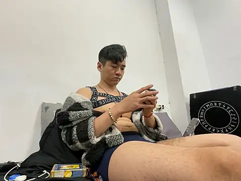 Adam XDZ online show from 04/04/26, 10:57