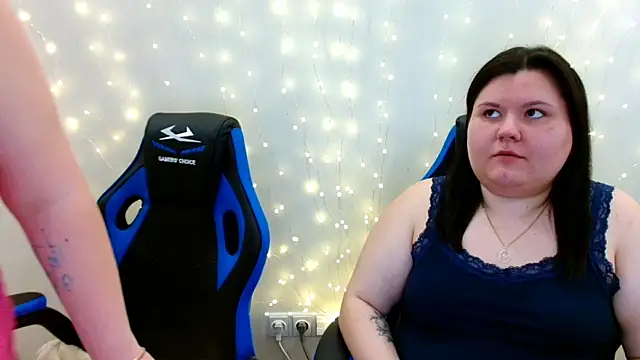 Snapshot of BeckyAndHellen chatting on 02/05/26, 01:16 BeckyAndHellen online show from 02/05/26, 01:16