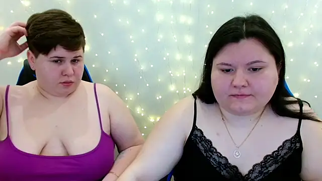 Snapshot of BeckyAndHellen chatting on 02/13/26, 11:50 BeckyAndHellen online show from 02/13/26, 11:50