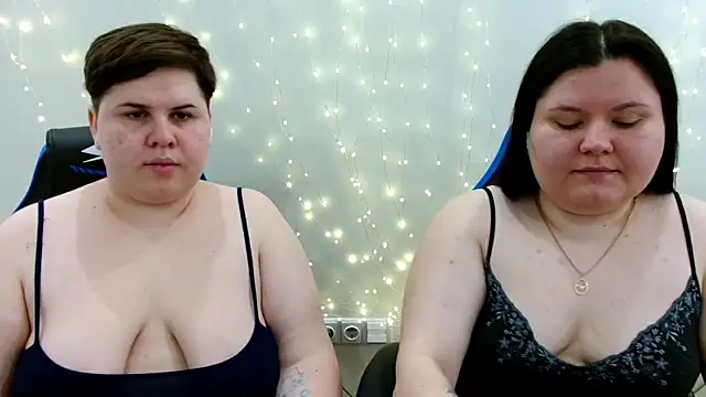 Snapshot of BeckyAndHellen chatting on 05/14/26, 10:22 BeckyAndHellen online show from 05/14/26, 10:22
