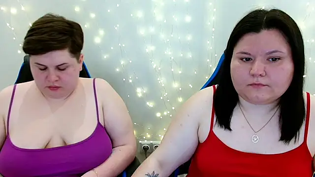 Snapshot of BeckyAndHellen chatting on 05/17/26, 10:11 BeckyAndHellen online show from 05/17/26, 10:11