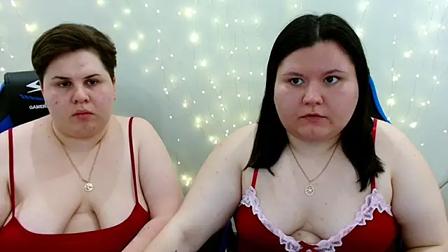 Snapshot of BeckyAndHellen chatting on 05/29/26, 03:43 BeckyAndHellen online show from 05/29/26, 03:43