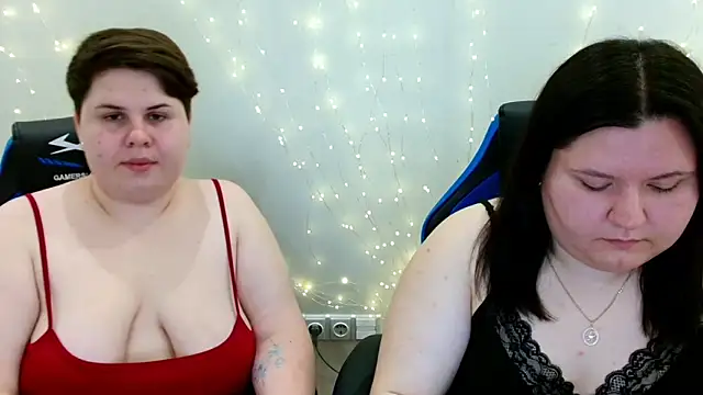 Snapshot of BeckyAndHellen chatting on 06/03/26, 09:23 BeckyAndHellen online show from 06/03/26, 09:23