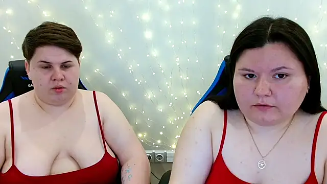Snapshot of BeckyAndHellen chatting on 06/08/26, 08:48 BeckyAndHellen online show from 06/08/26, 08:48