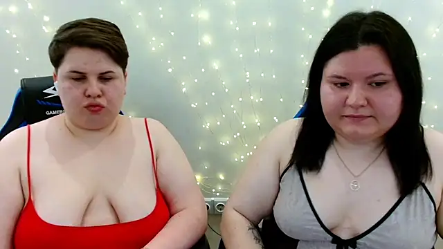 Snapshot of BeckyAndHellen chatting on 06/14/26, 10:06 BeckyAndHellen online show from 06/14/26, 10:06