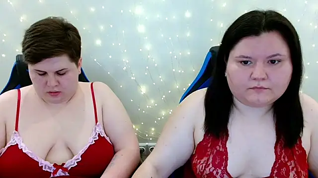 Snapshot of BeckyAndHellen chatting on 06/19/26, 11:03 BeckyAndHellen online show from 06/19/26, 11:03