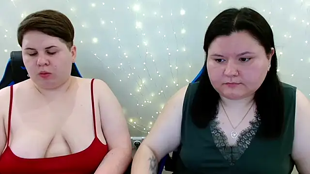 Snapshot of BeckyAndHellen chatting on 06/27/26, 09:03 BeckyAndHellen online show from 06/27/26, 09:03