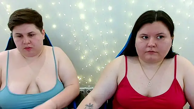 Snapshot of BeckyAndHellen chatting on 07/04/26, 09:26 BeckyAndHellen online show from 07/04/26, 09:26