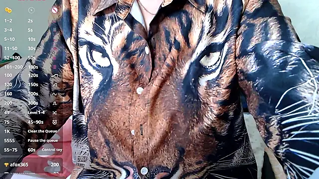 RoseStarr online show from 10/23/25, 05:07