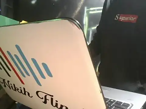 Snapshot of Cedric254 chatting on 02/23/25, 05:29 Cedric254 online show from 02/23/25, 05:29