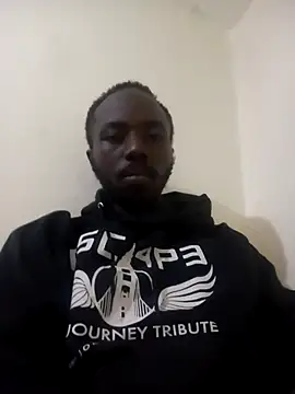 Snapshot of Cedric254 chatting on 10/29/25, 10:33 Cedric254 online show from 10/29/25, 10:33