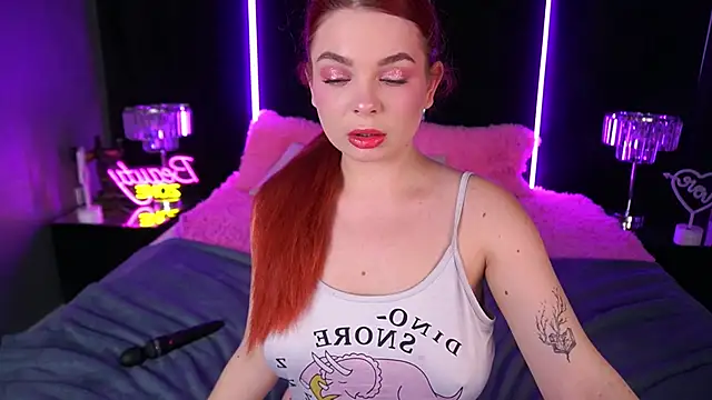 Snapshot of CarolinaDia chatting on 12/05/24, 09:39 CarolinaDia online show from 12/05/24, 09:39