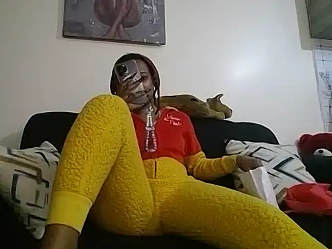 hoely grail01 online show from 12/16/25, 09:09