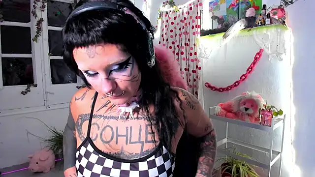 lady sontse  online show from 12/19/25, 08:38