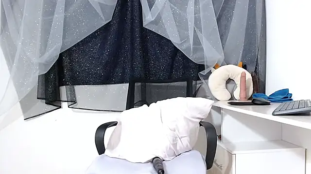 Abril Bianchi online show from 01/07/25, 02:10