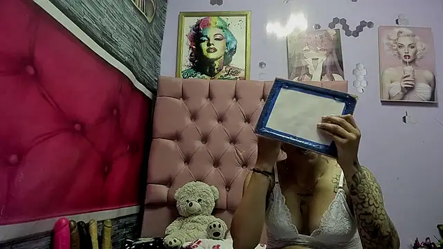 Yaumiko online show from 09/15/25, 12:05