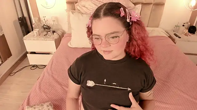 Twwiiggy online show from 03/18/25, 08:04