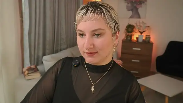 Ximenna Cruz online show from 01/13/26, 12:10