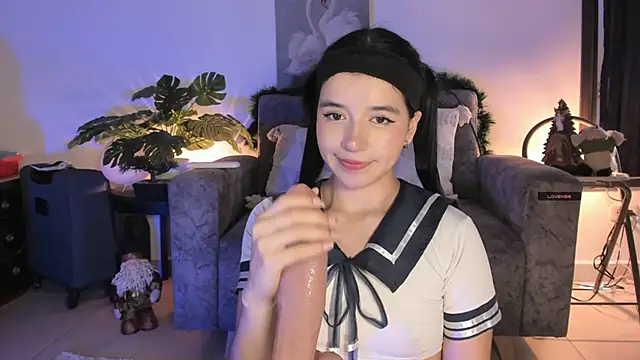 Naughtylittlegirl  online show from 12/04/25, 03:32