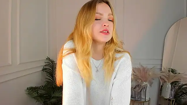 stay with alice online show from 11/24/25, 01:44