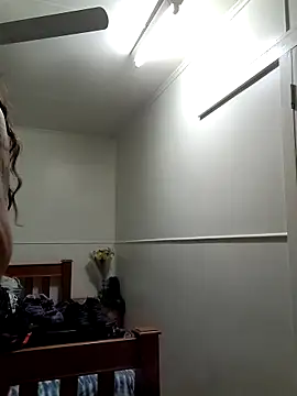 Snapshot of atenealovve_77 chatting on 03/18/25, 03:31 atenealovve 77 online show from 03/18/25, 03:31