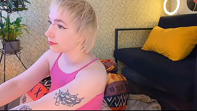 EmmyAmbros online show from 03/08/25, 06:54