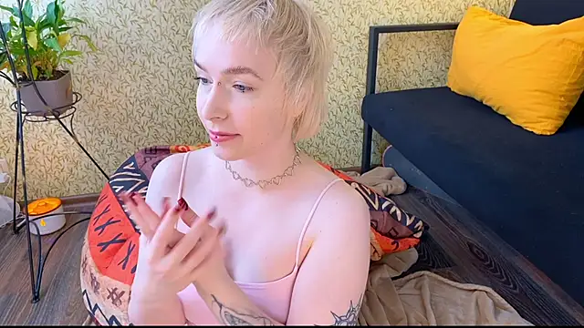 EmmyAmbros online show from 03/11/25, 09:45