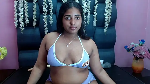 Sofia Hernandez  online show from 02/19/25, 09:50