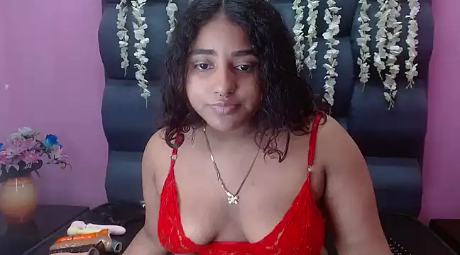 Sofia Hernandez  online show from 03/16/25, 06:20