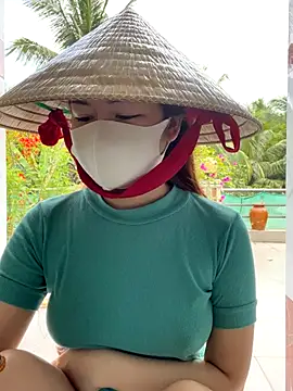 BabyThree  online show from 10/31/25, 08:15