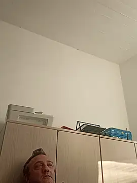 Snapshot of frabsx chatting on 12/02/24, 02:19 frabsx online show from 12/02/24, 02:19