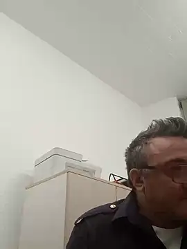 Snapshot of frabsx chatting on 12/02/24, 06:32 frabsx online show from 12/02/24, 06:32