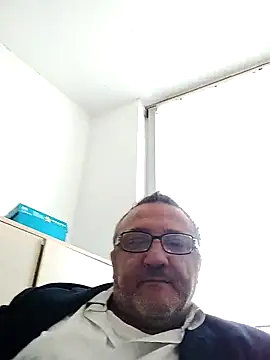 Snapshot of frabsx chatting on 11/10/25, 10:58 frabsx online show from 11/10/25, 10:58