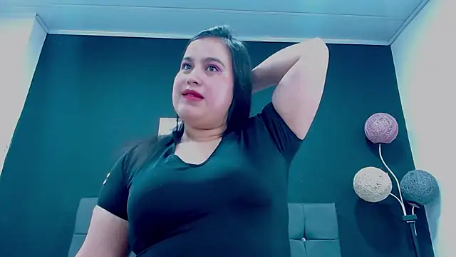 mia xx1 online show from 10/16/25, 01:17