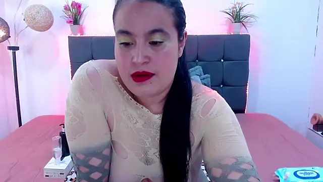 mia xx1 online show from 02/05/26, 03:55