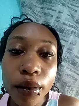 laetitia  online show from 03/13/25, 09:37