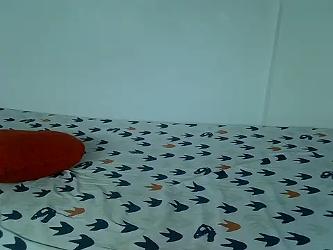 laetitia  online show from 11/08/25, 09:57