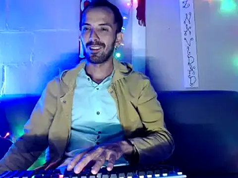 Tomas Tylor online show from 12/24/24, 02:54