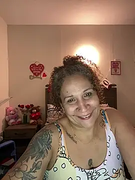 Snapshot of ladycreamypr2 chatting on 02/10/26, 06:06 ladycreamypr2 online show from 02/10/26, 06:06