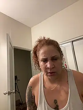 Snapshot of ladycreamypr2 chatting on 02/25/26, 05:06 ladycreamypr2 online show from 02/25/26, 05:06